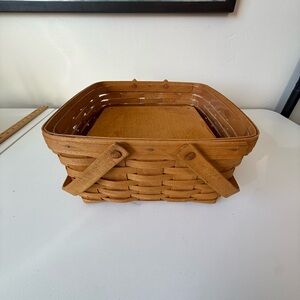 Longaberger pie basket with handles riser protector cake carrier picnic party